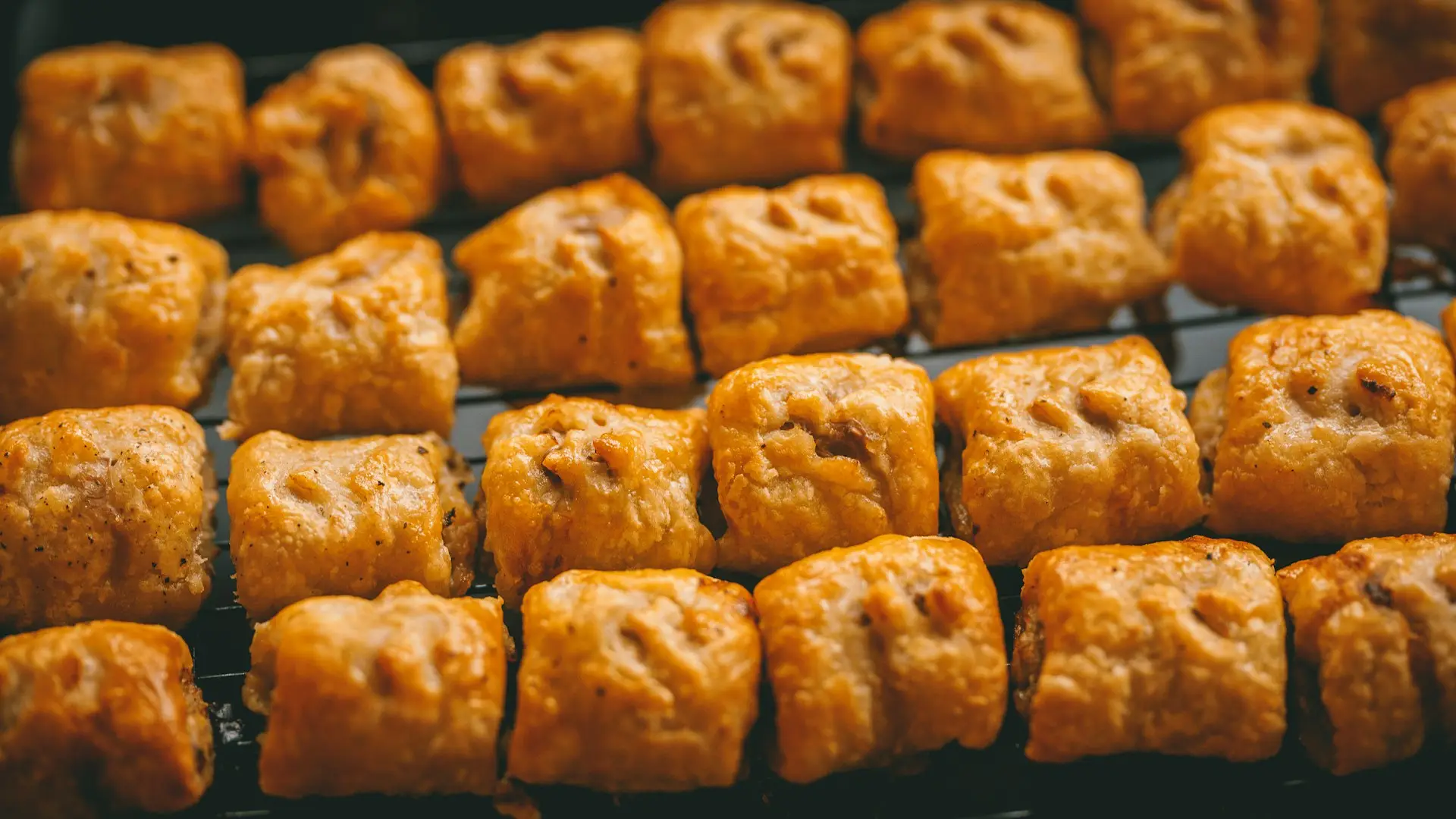 Petit Sausage Rolls