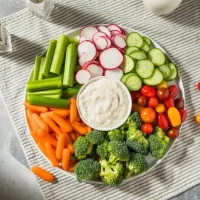 Healthy,Homemade,Veggie,Tray,Appetizer,With,French,Onion,Dip